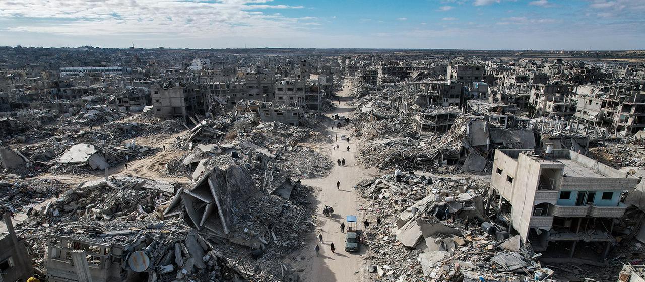 Eine Luftaufnahme die die Zerstörung in Rafah im Gazastreifen zeigt.