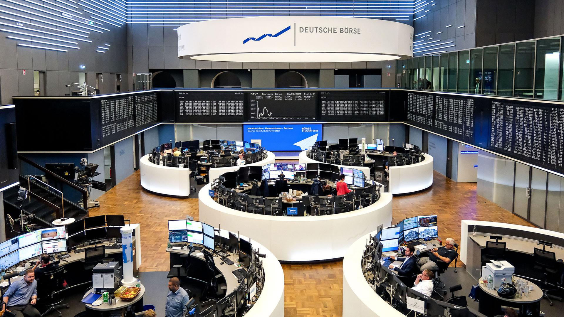 Blick in den Handelssaal der Frankfurter Börse. | picture alliance / Eibner-Presse