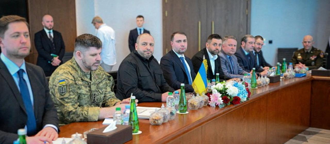 Die ukrainische Delegation bei den Verhandlungen in Abu Dhabi am 4. Februar 2026.