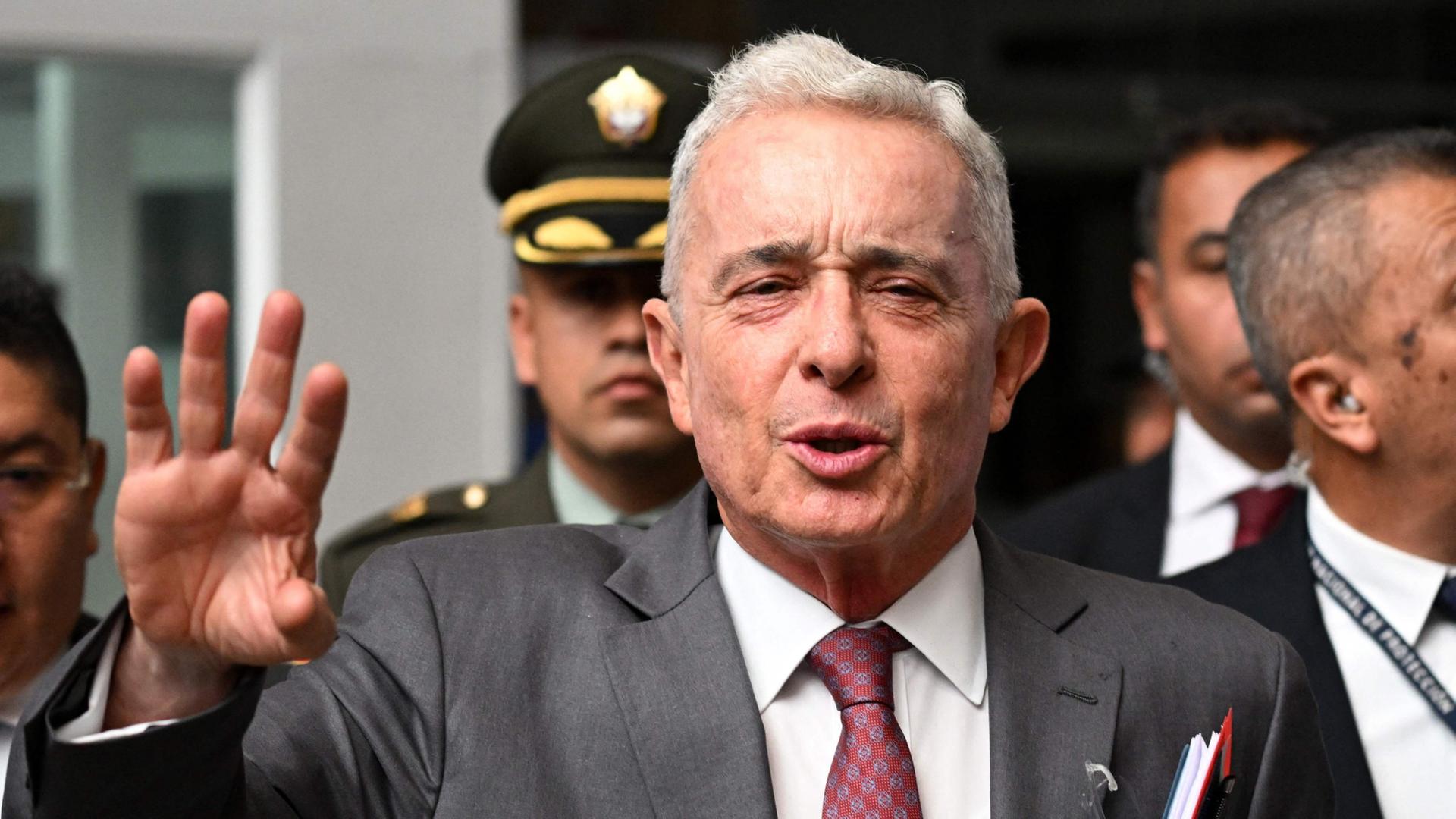 Gericht hebt Hausarrest von Kolumbiens Ex-Präsident Uribe auf