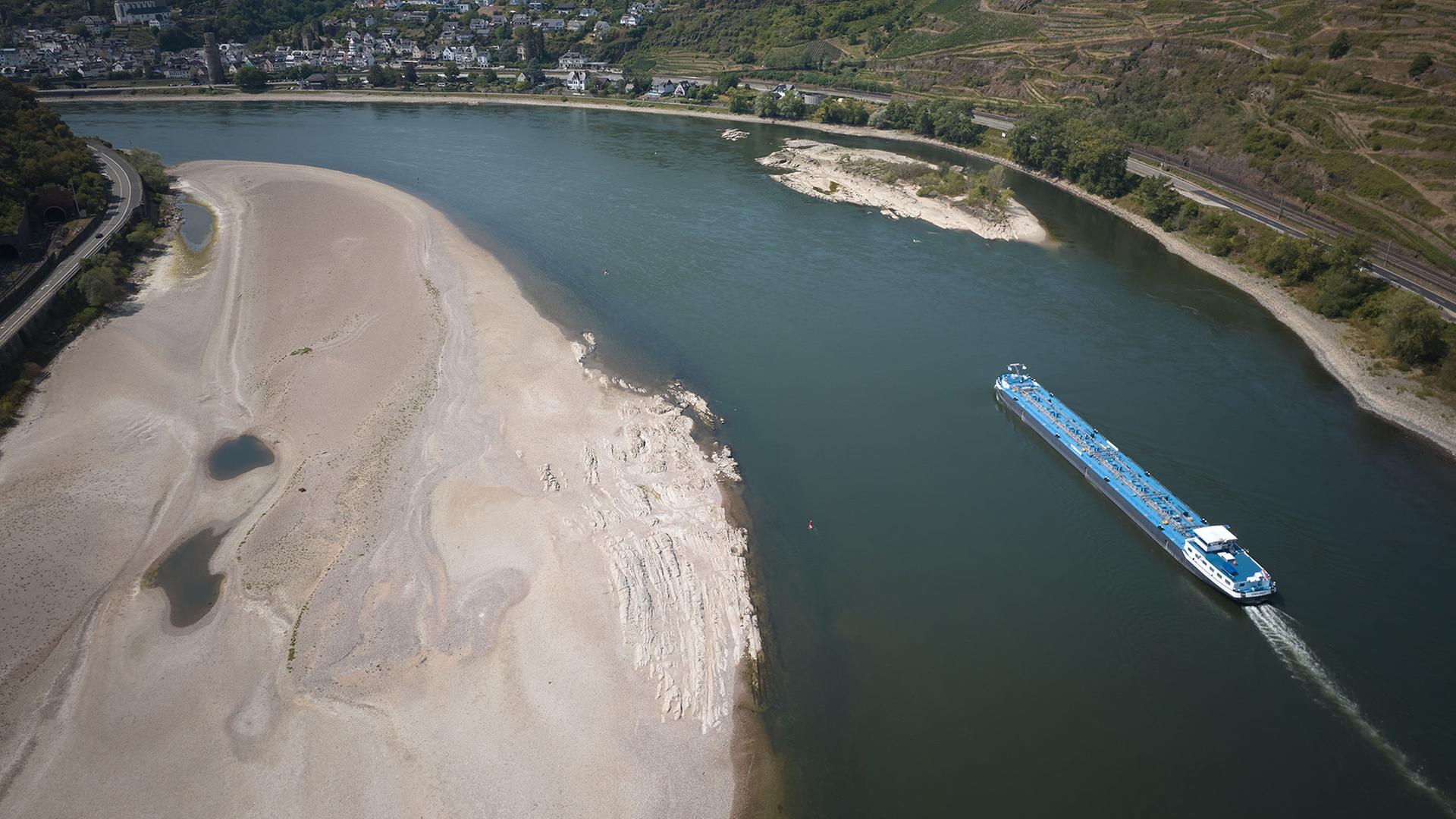 Rhein verzeichnet historisch niedrige Wasserstände Rhein verzeichnet historisch niedrige Wasserstände