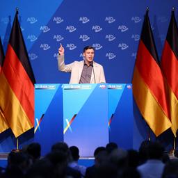 Jean-Pascal Hohm spricht bei einer Veranstaltung der AfD in Gießen.