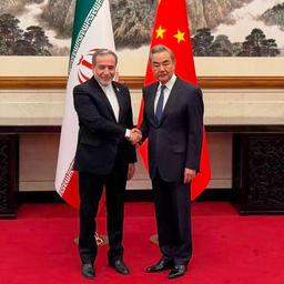 Abbas Araghtschi und Wang Yi