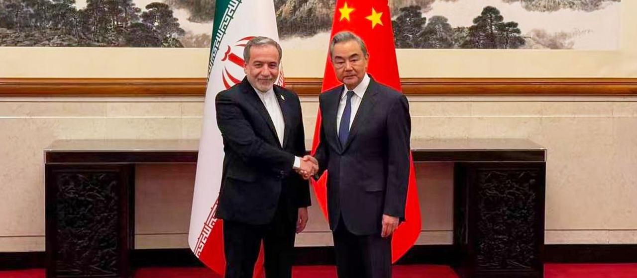 Abbas Araghtschi und Wang Yi