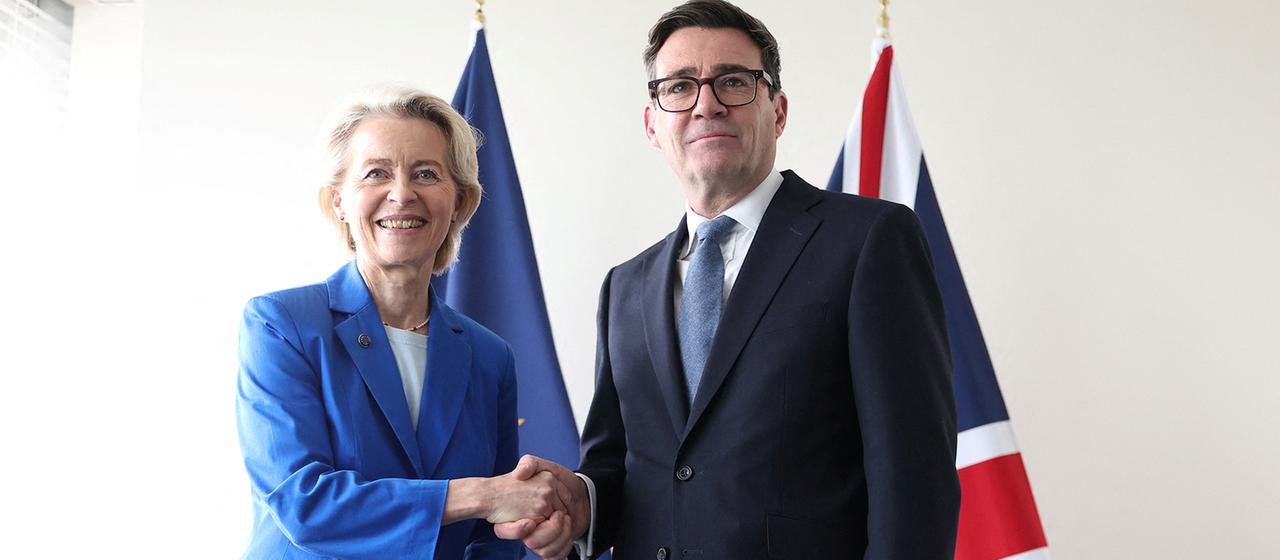 Ursula von der Leyen (l.) und Andy Burnham