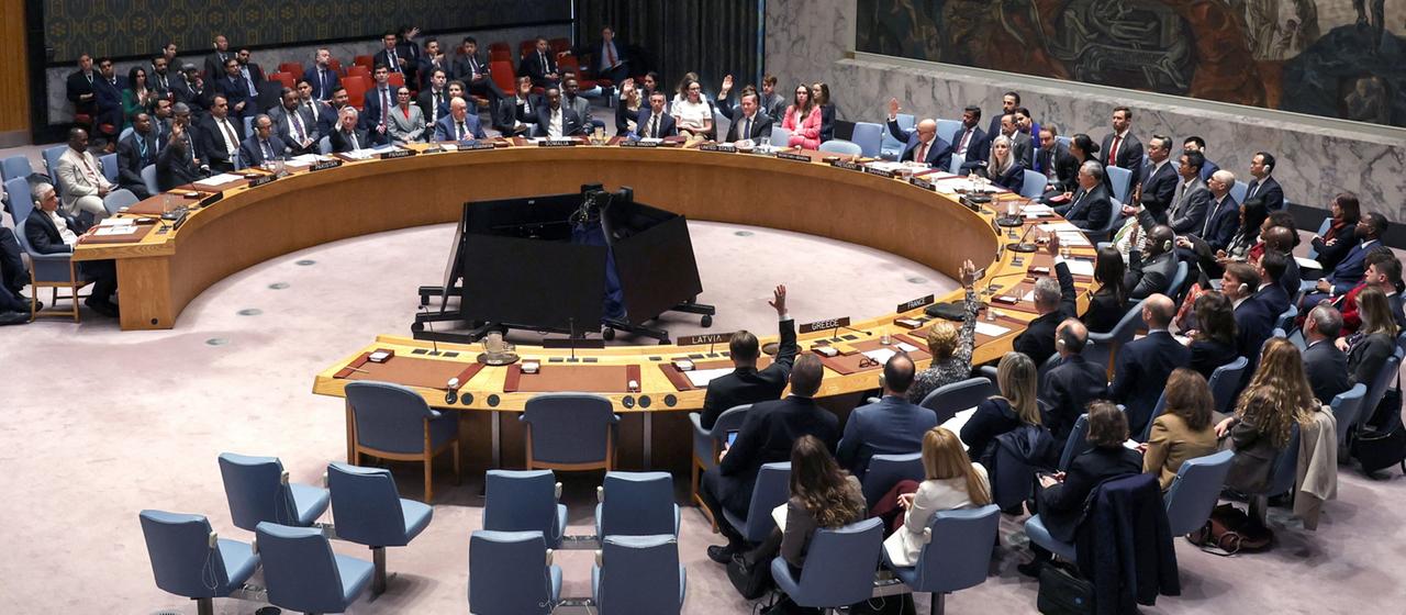 Im UN-Sicherheitsrat wird abgestimmt über eine Wiedereröffnung der Straße von Hormus.