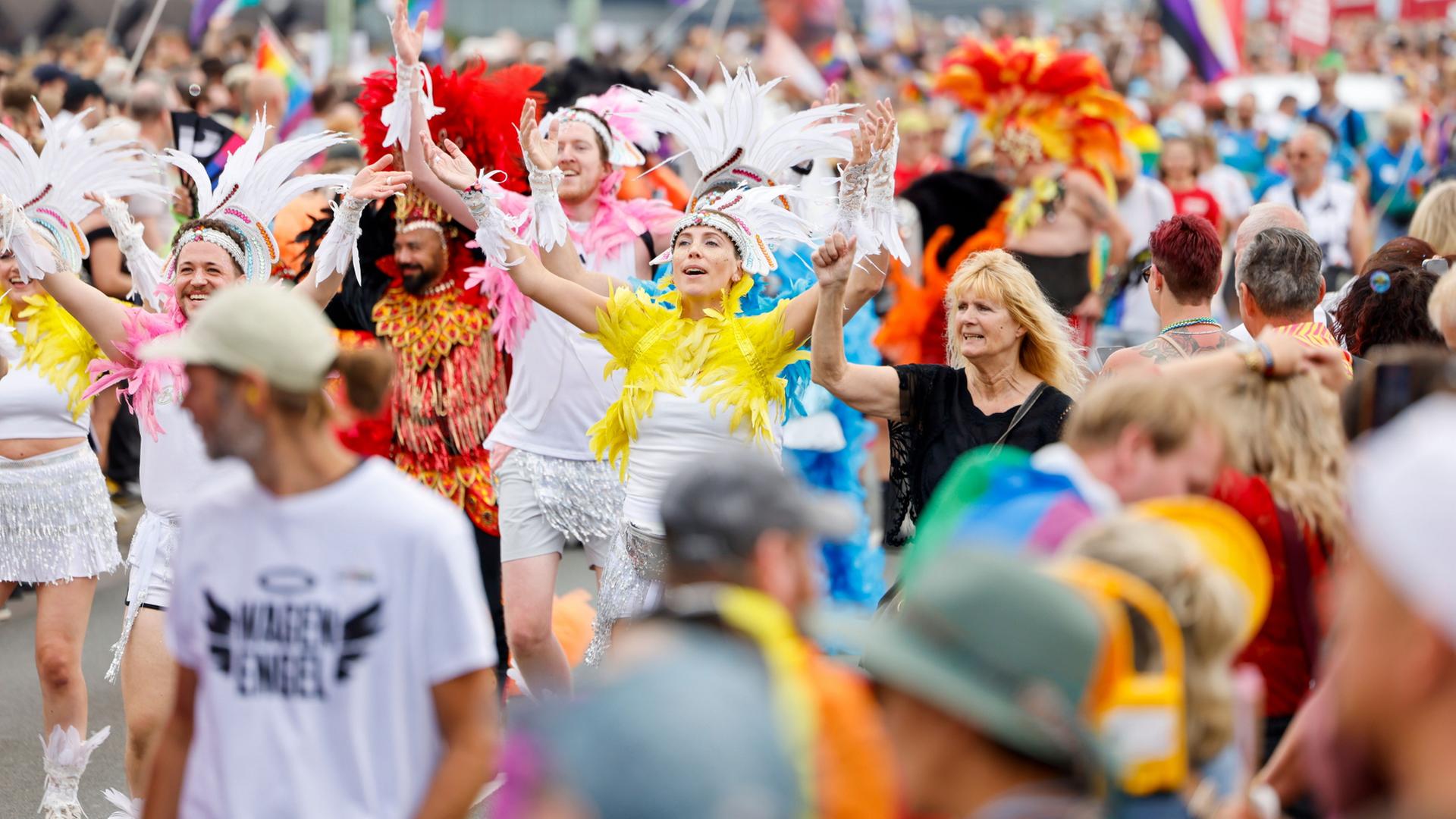 Teilnehmer beim CSD in Köln | Thomas Banneyer/dpa