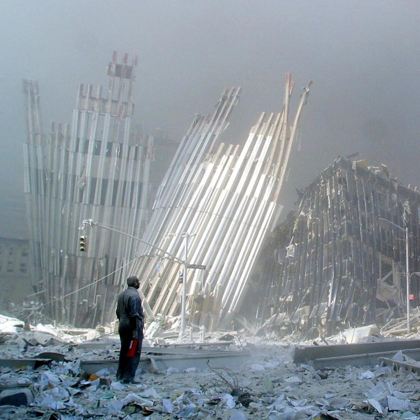 9/11-Verschwörungslegenden: Sprengung? Aliens? Geheimdienste ..., حجم الصورة 840x840
