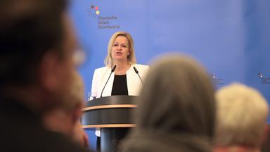 Innenministerin Faeser bei der Islamkonferenz