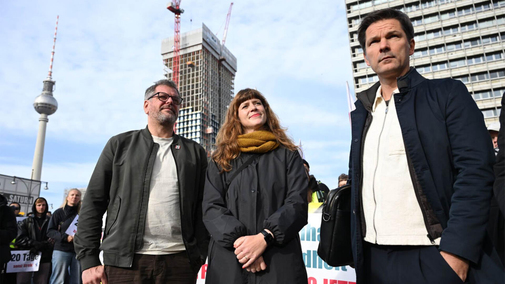 Kerstin Wolter (Die Linke), Werner Graf, Spitzenkandidat der Gr�nen, und Steffen Krach, Spitzenkandidat der SPD. (Quelle: dpa/Sindieiev) | dpa/Sindieiev