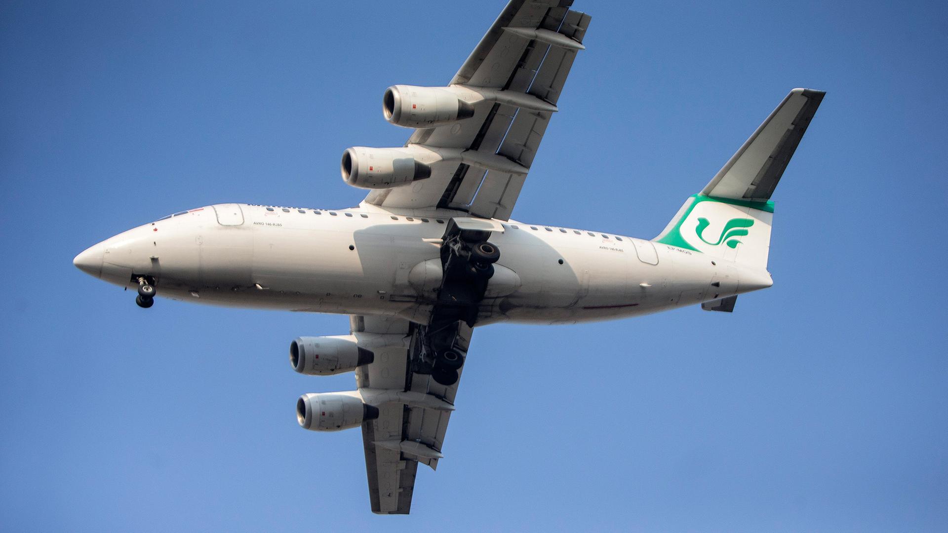 Ein Flugzeug der iranischen Fluggesellschaft Mahan Air. | picture alliance / Photoshot