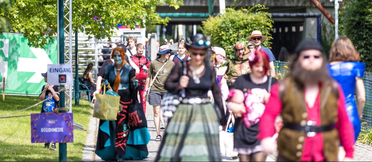 Science-Fiction- und Fantasy-Fans auf dem Elbenwald-Festival in Cottbus (Archivbild)
