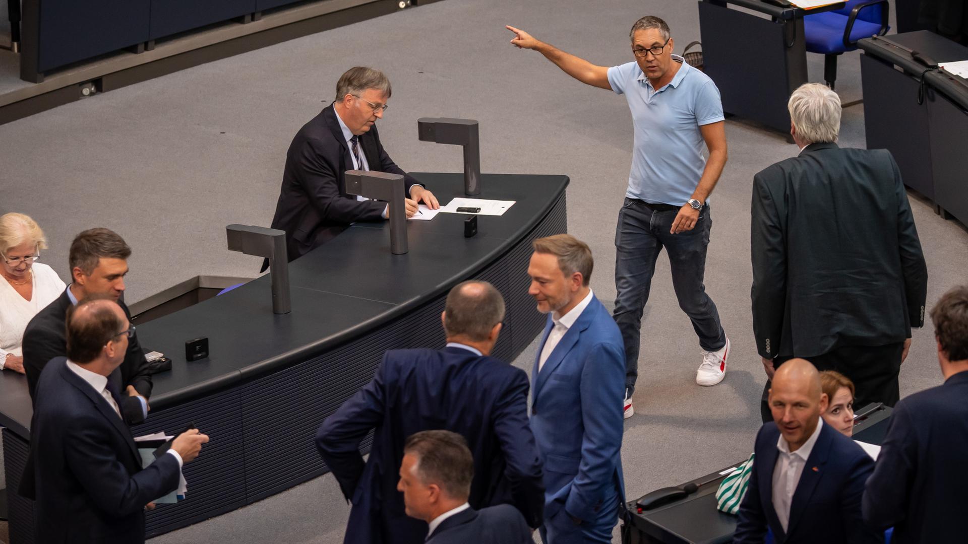 SPD-Abgeordneter Schrodi muss Ordnungsgeld nach "verbalem Angriff" zahlen |  tagesschau.de