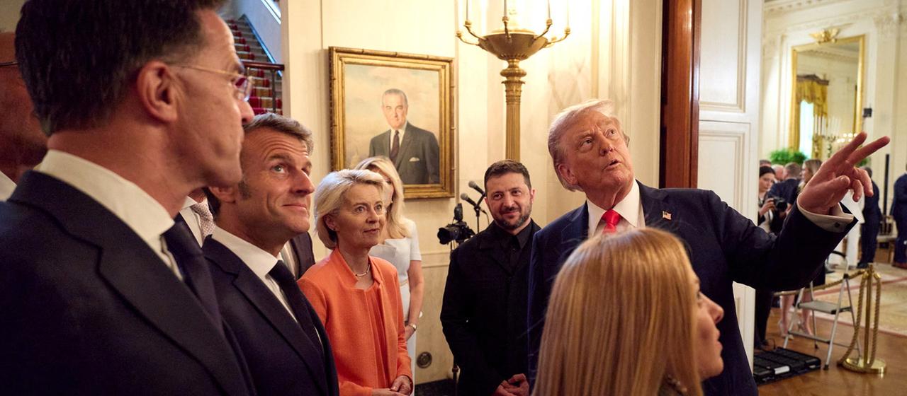 Mark Rutte, Emmanuel Macron, Ursula von der Leyen, Wolodymyr Selenskyj, Giorgia Meloni, Donald Trump (Archivbild)