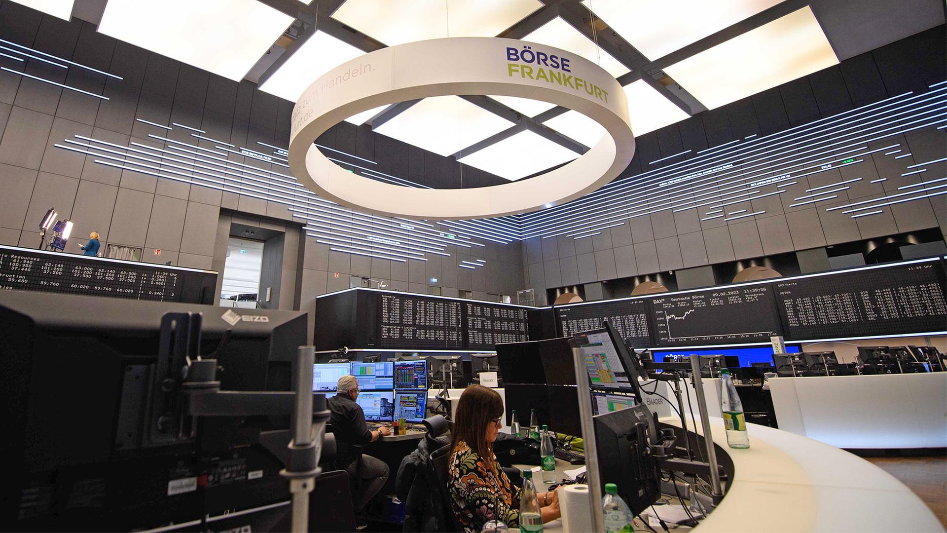 Börsenhändler in Frankfurt | picture alliance / SvenSimon