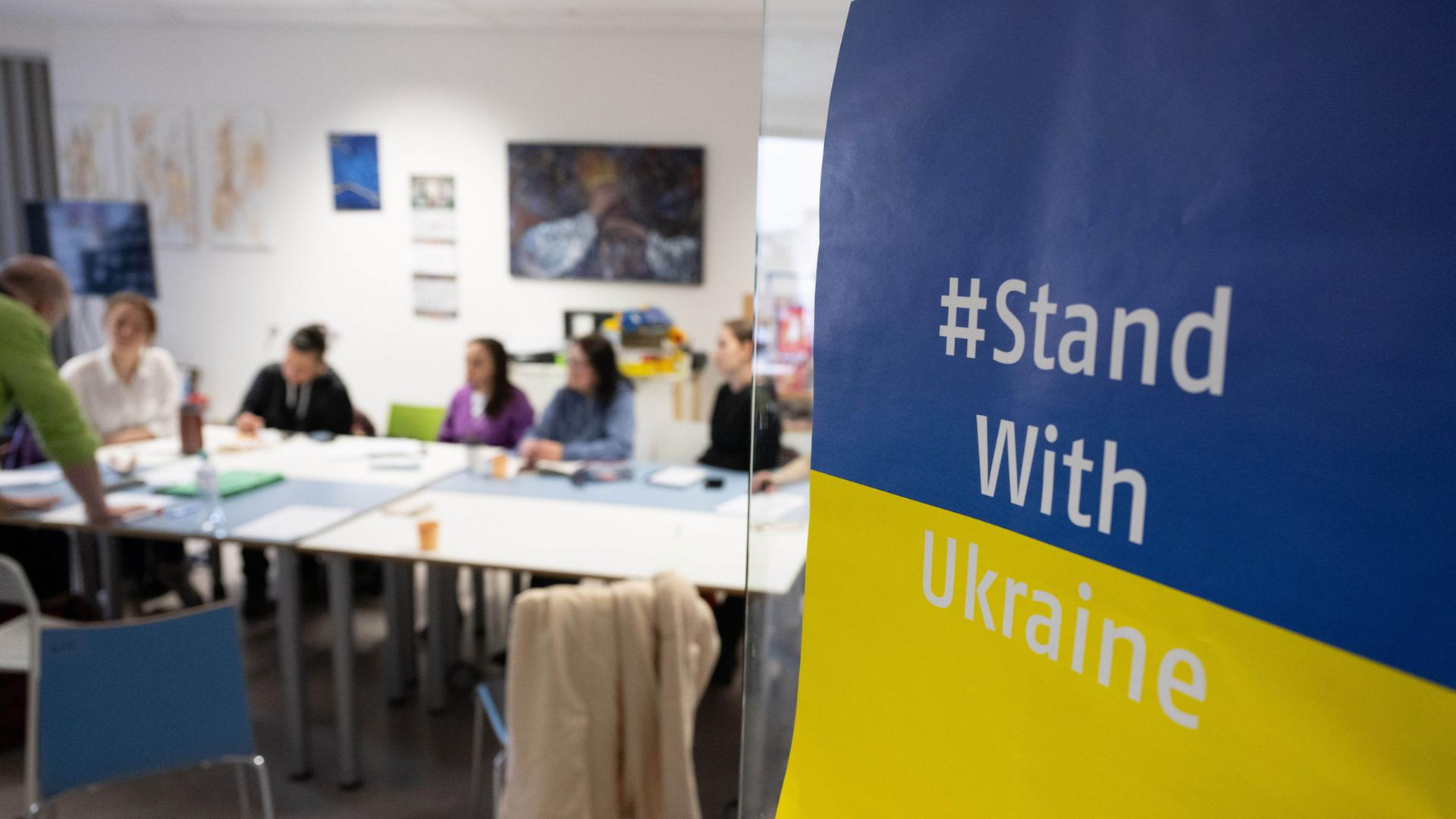 Deutschkurs für Geflüchtete aus der Ukraine und Frankfurt/Main (Archivbild) | Boris Roessler/dpa