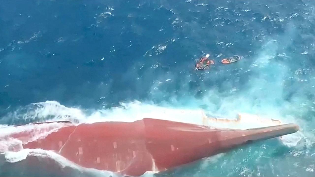 Indonesien: Suche nach Vermissten in Wrack von Fähre
