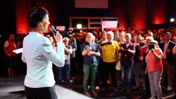 BSW-Chefin Sahra Wagenknecht spricht auf der Wahlparty ihrer Partei in Berlin zu ihren Anhängern.
