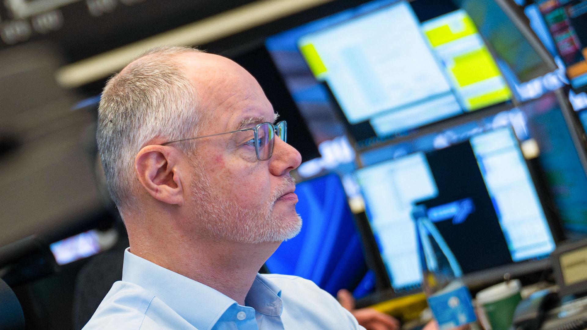 Börsenhändler an der Frankfurter Börse. | picture alliance / Eibner-Presse