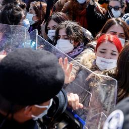 Frauen demonstrieren in der Türkei erneut gegen Austritt aus der Istanbul-Konvention