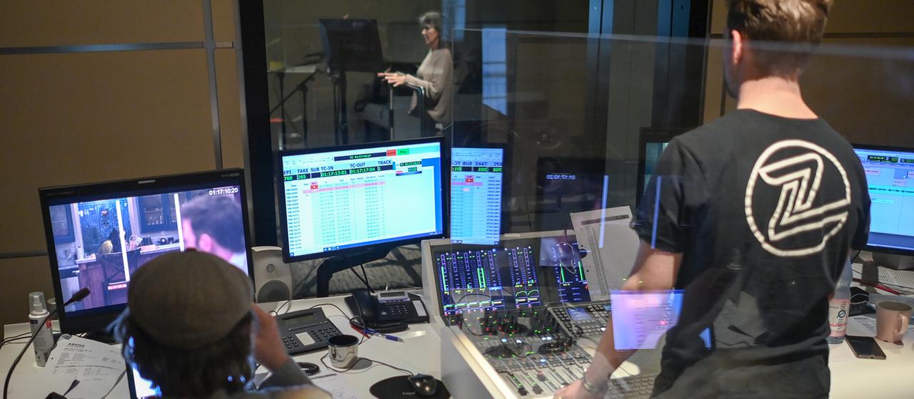 Blick in ein Synchronstudio.