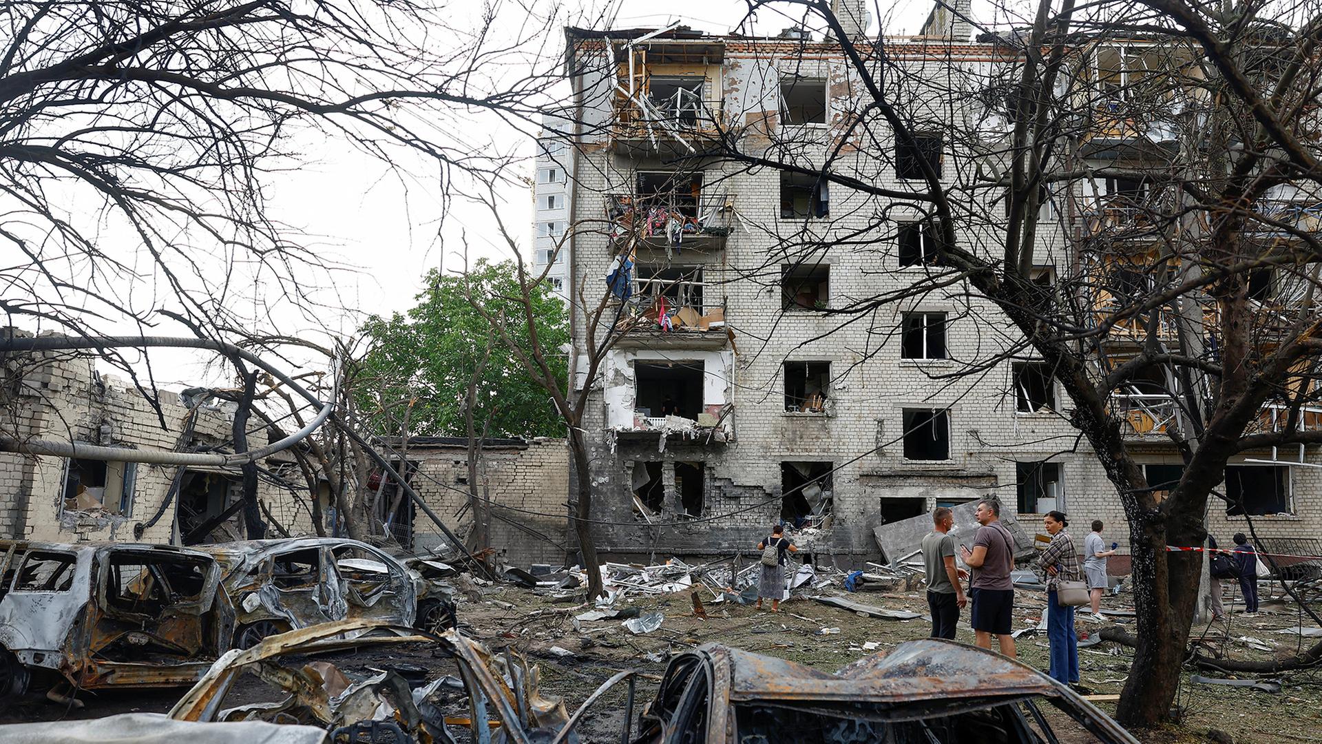 Beschaedigtes Wohnhaus in der Stadt Boryspil in der Region Kiew. | REUTERS