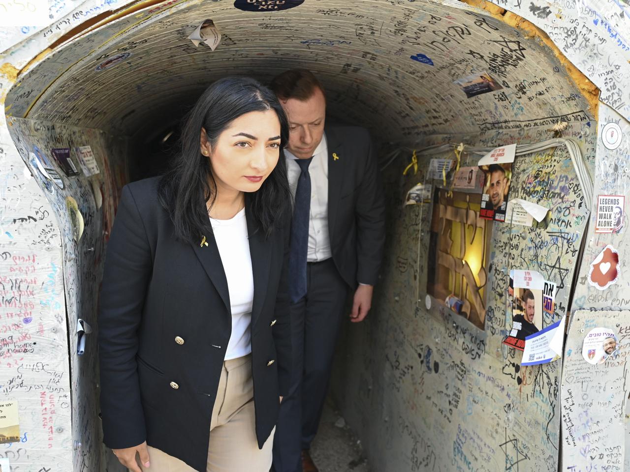 Voyaga etmaganlar bilan porno tomosha qilish