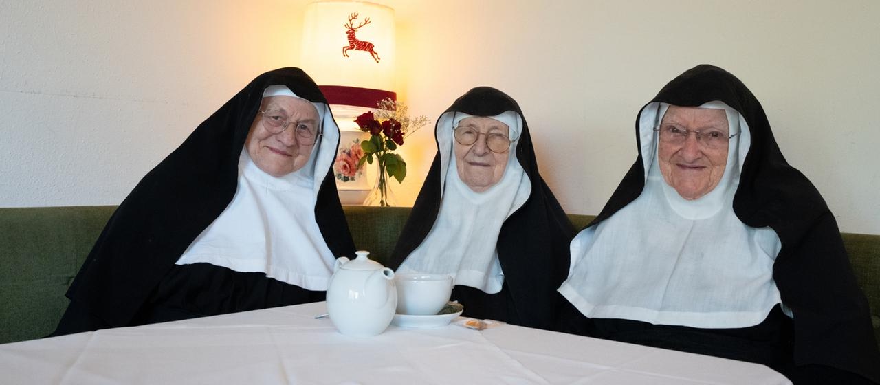 Die drei Nonnen, Schwester Rita (82, l-r), Schwester Regina (86) und Schwester Bernadette (88) (Archivbild)