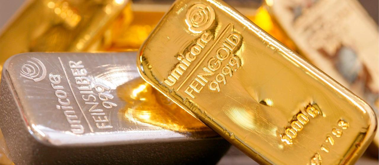 Gold- und Silberbarren.