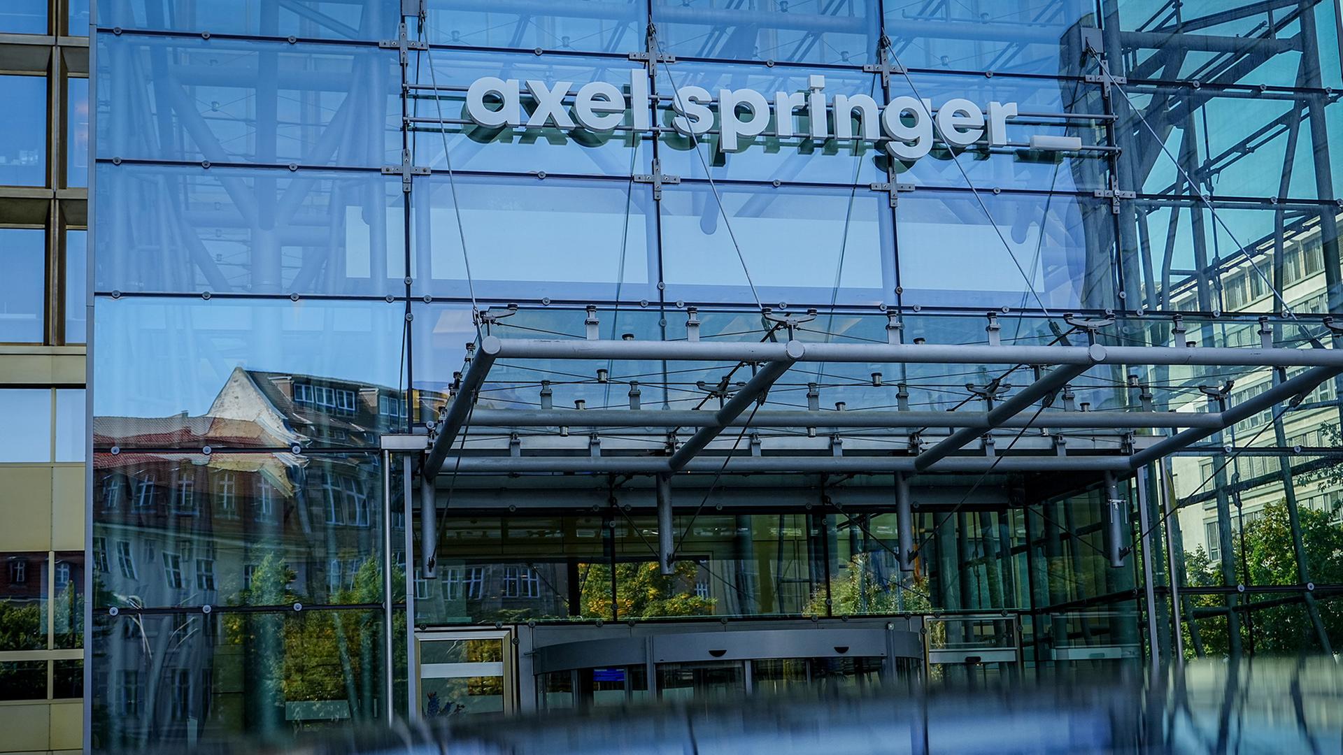 Das Verlagsgebäude von Axel Springer in Hamburg. | dpa