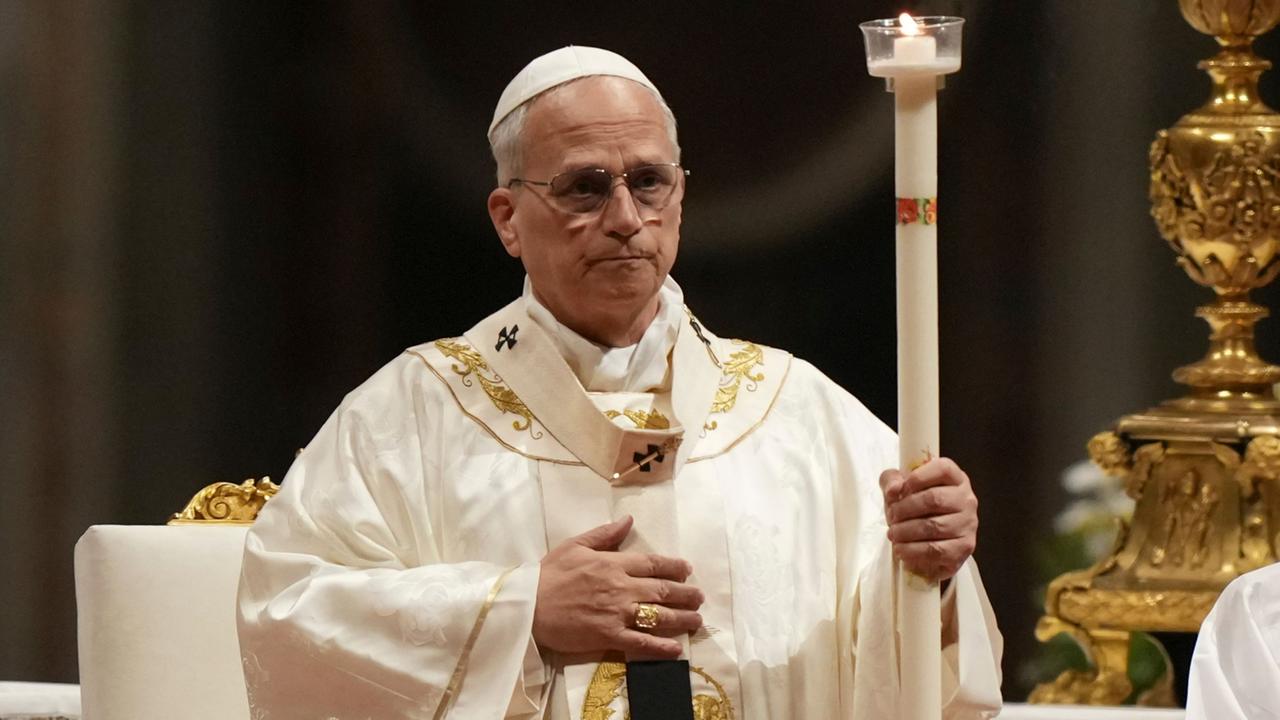 Erste Osternacht als Papst: Leo XIV. ruft zu Frieden auf