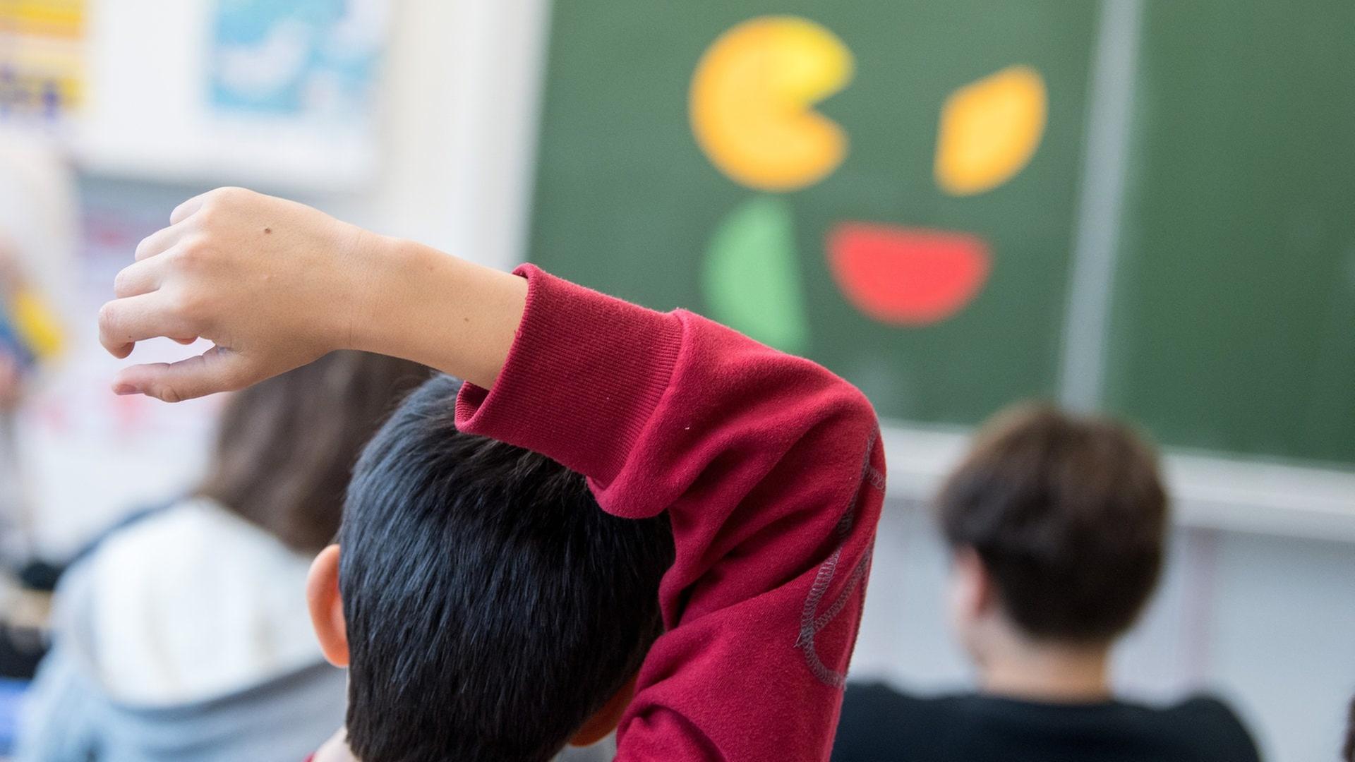 An den Sonderpädagogischen Bildungs- und Beratungszentren gibt es inzwischen so viele Kinder, dass die Räume ausgehen. (Symbolbild) | picture alliance/dpa | Sebastian Gollnow