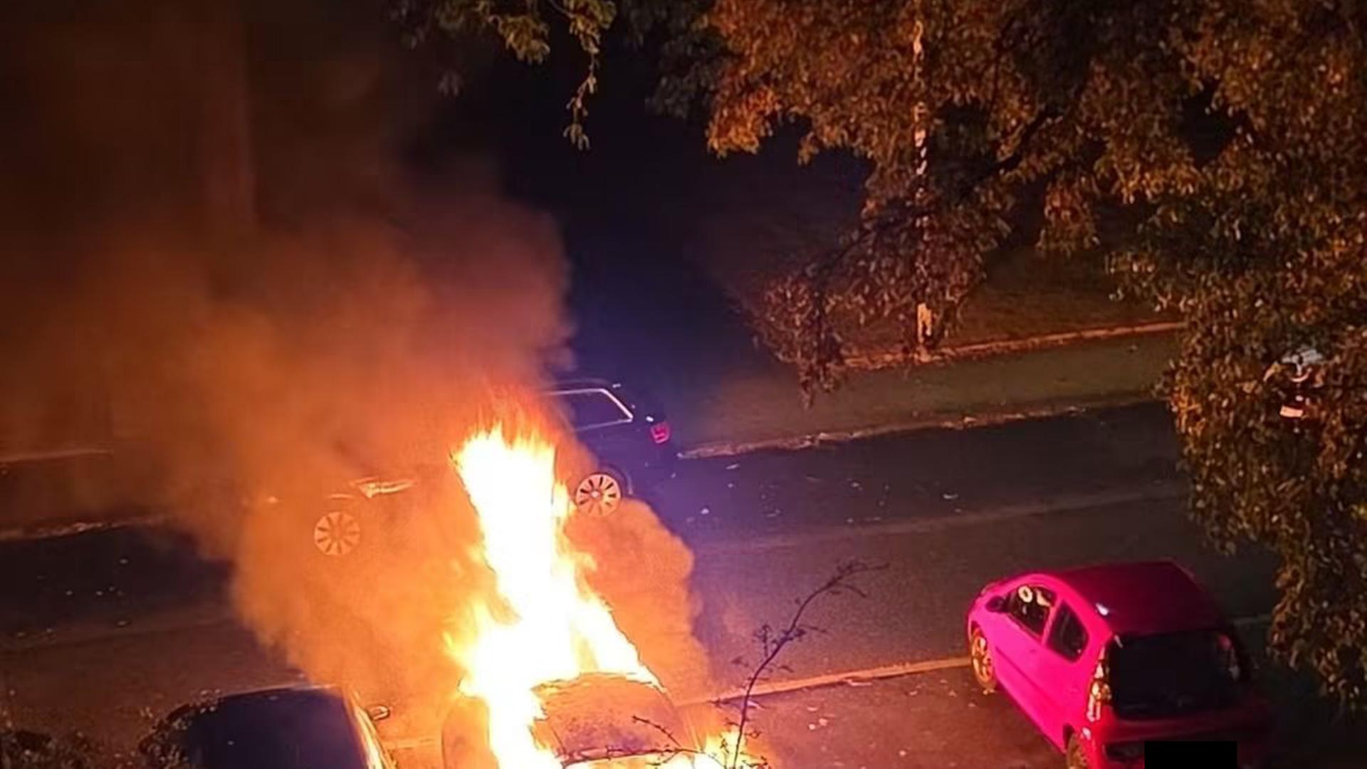 AfD-Auto in Darmstadt brennt vollständig aus