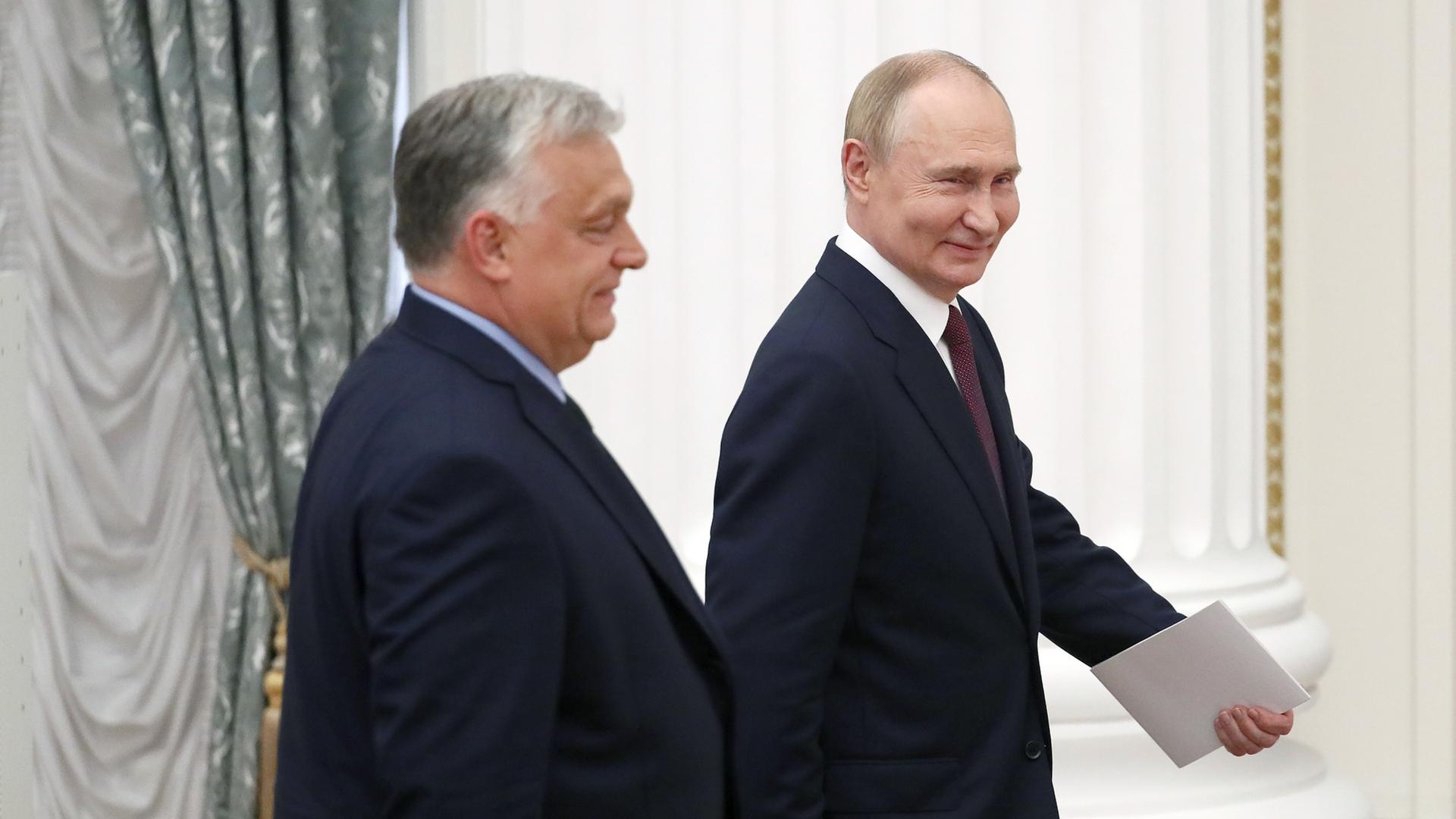Ungarns Regierungschef Viktor Orban (links) und Russlands Präsident Wladimir Putin bei ihrem persönlichen Treffen. | EPA
