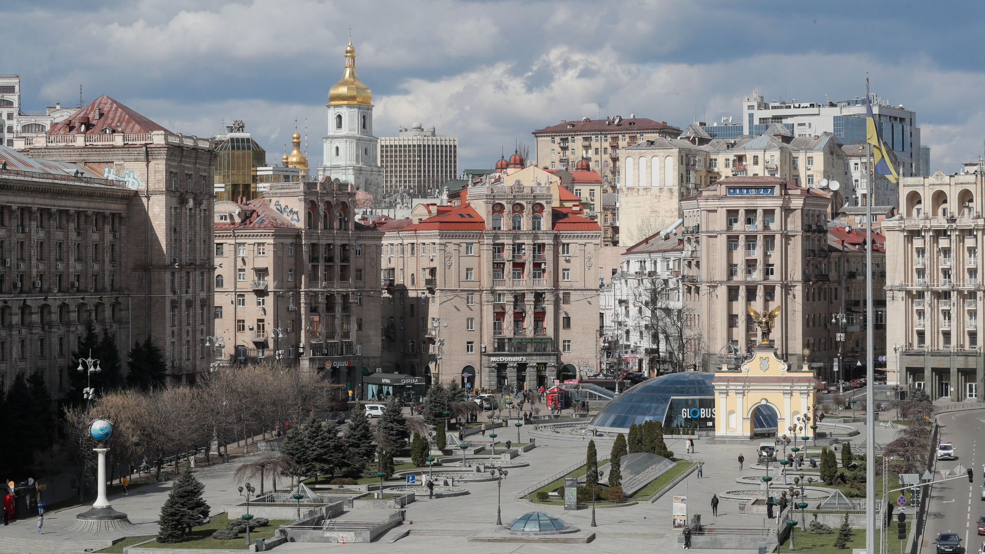 крещатик в киеве. заняли киев. украина столица крещатик. кiев. украина киев.