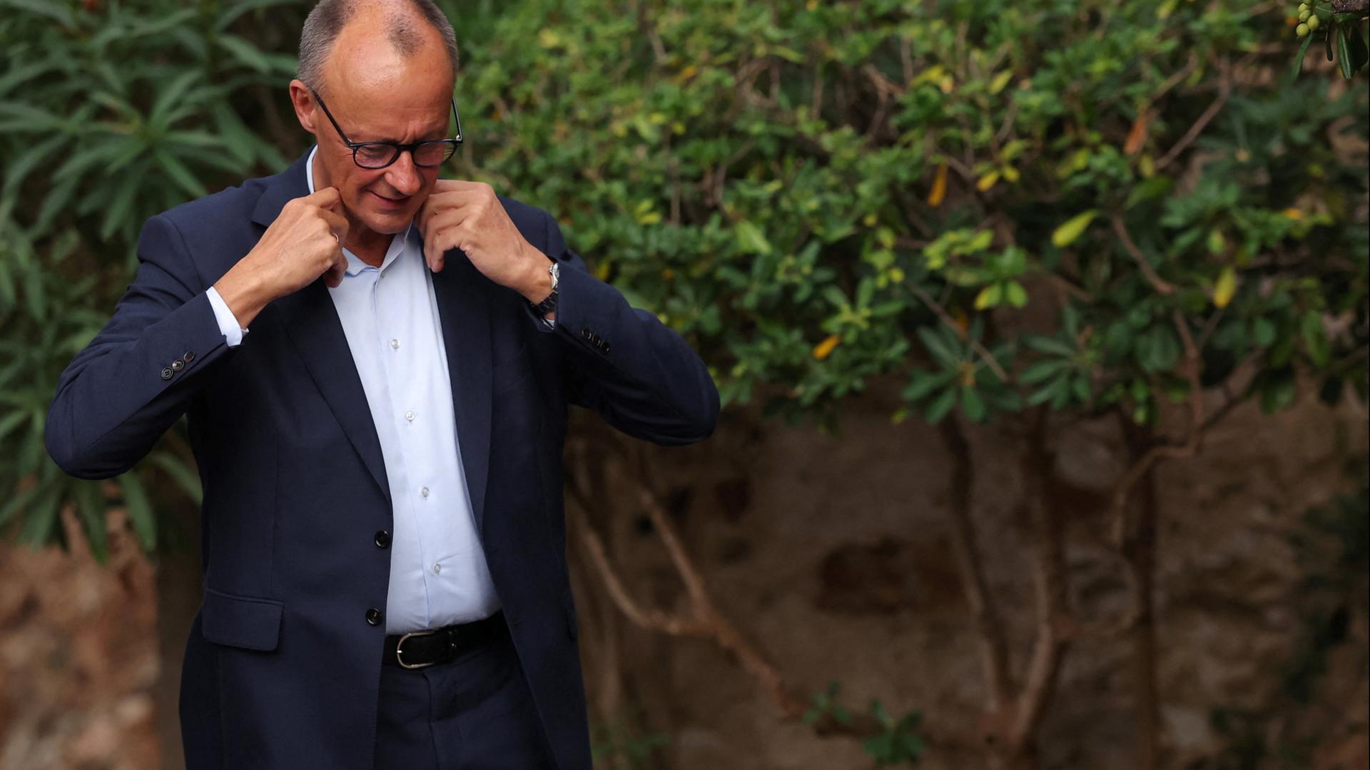Bundeskanzler Friedrich Merz vor einem Treffen mit Frankreichs Präsident Macron | REUTERS