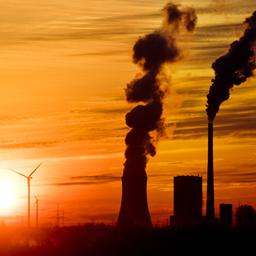 Das Steinkohlekraftwerk Mehrum bei Hohenhameln, Niedersachsen.