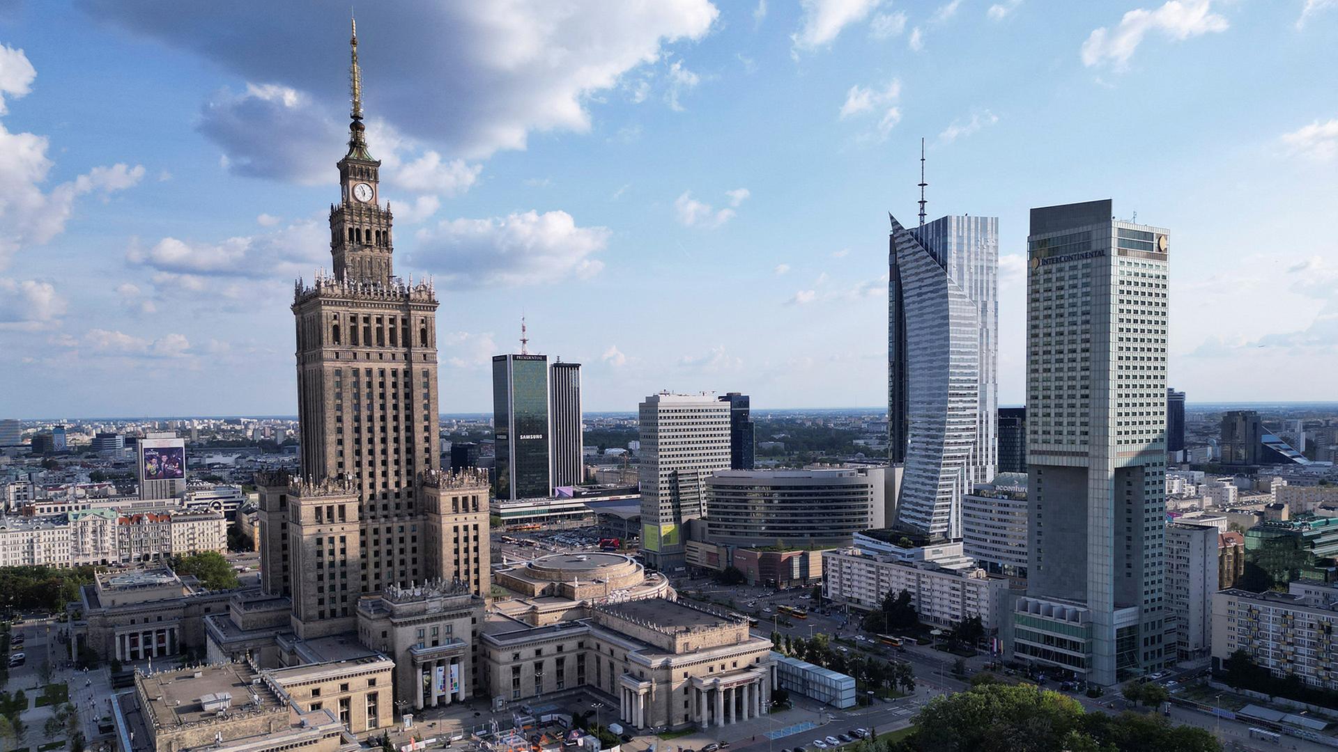 Die Skyline von Warschau. | REUTERS