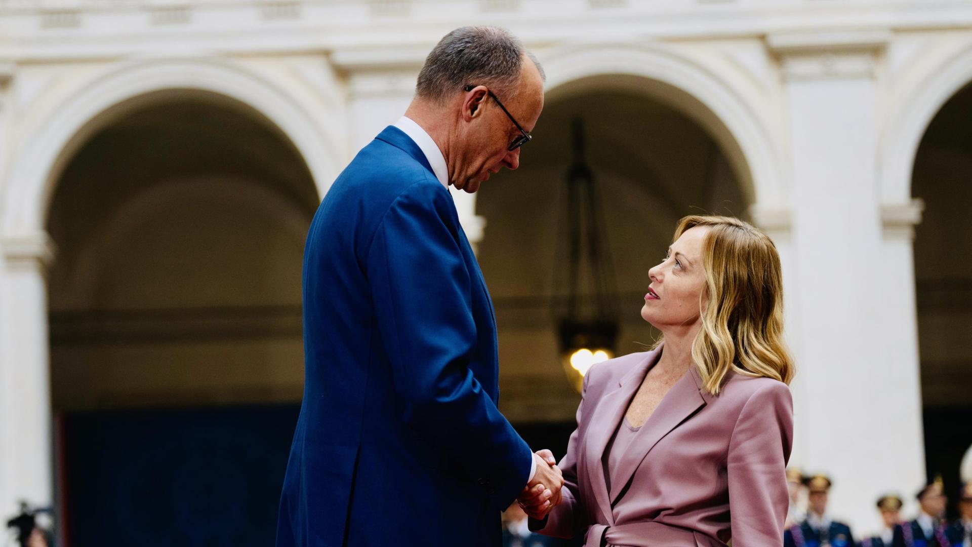 Kanzler Friedrich Merz und Italiens Regierungschefin Giorgia Meloni. | EPA