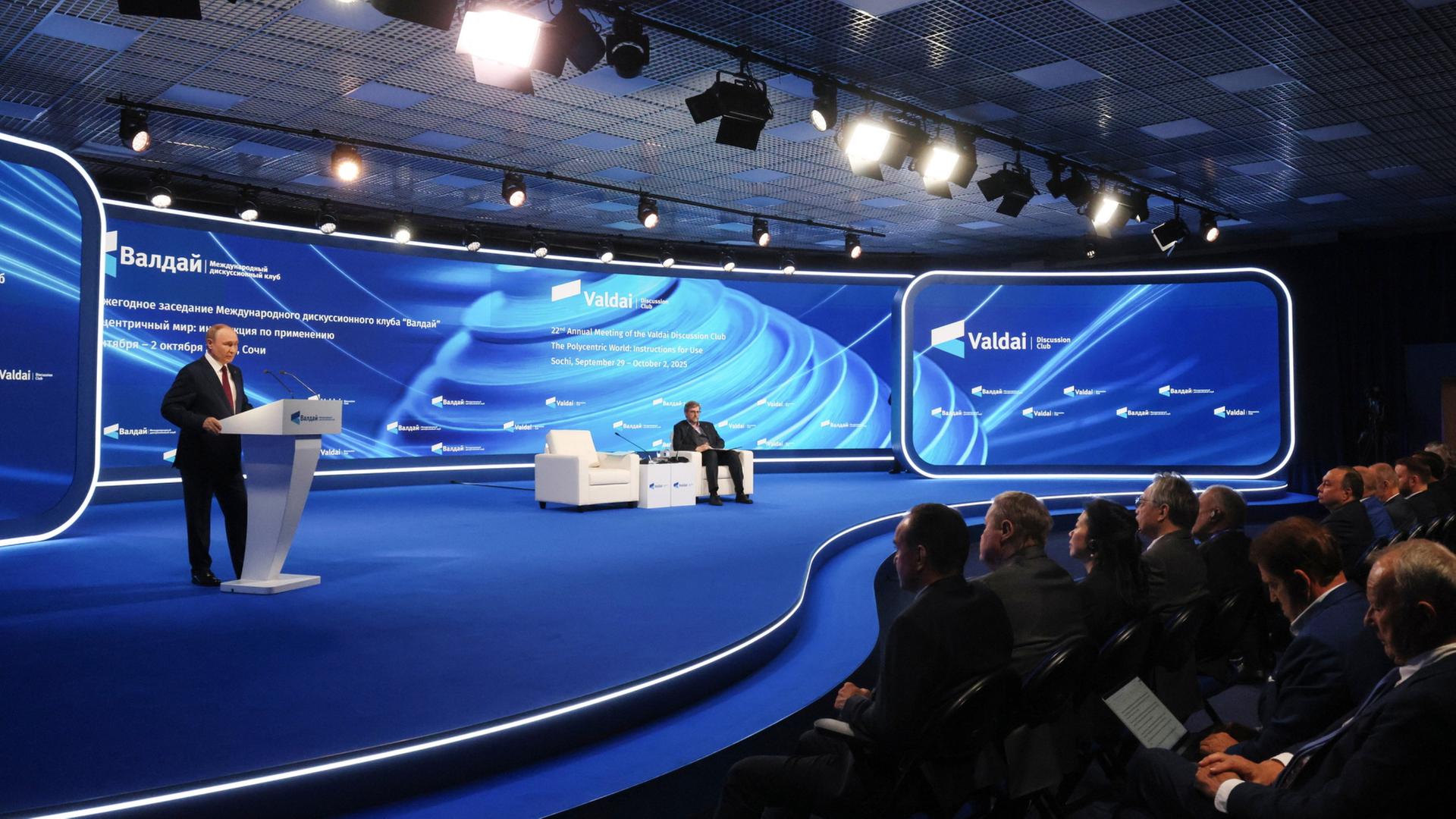 Russlands Präsident Putin bei einem Auftritt im politischen Diskussionsklub Valdai. | AP