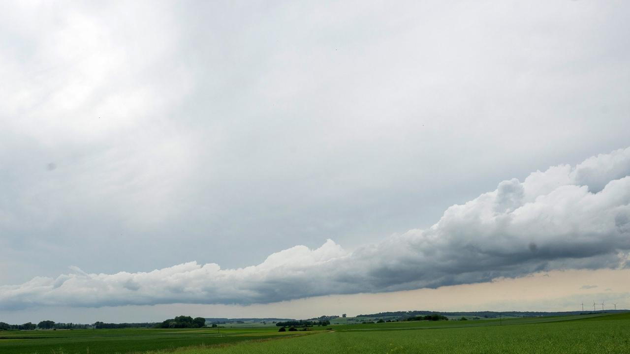 Baden-Württemberg：日曜日はBWで最も暑い日でした：夜のシャワーと雷雨