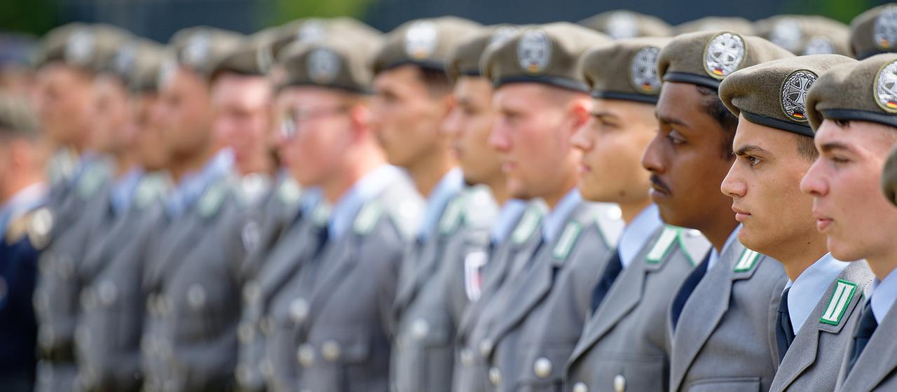 Rekruten der Bundeswehr | dpa Rekruten der Bundeswehr