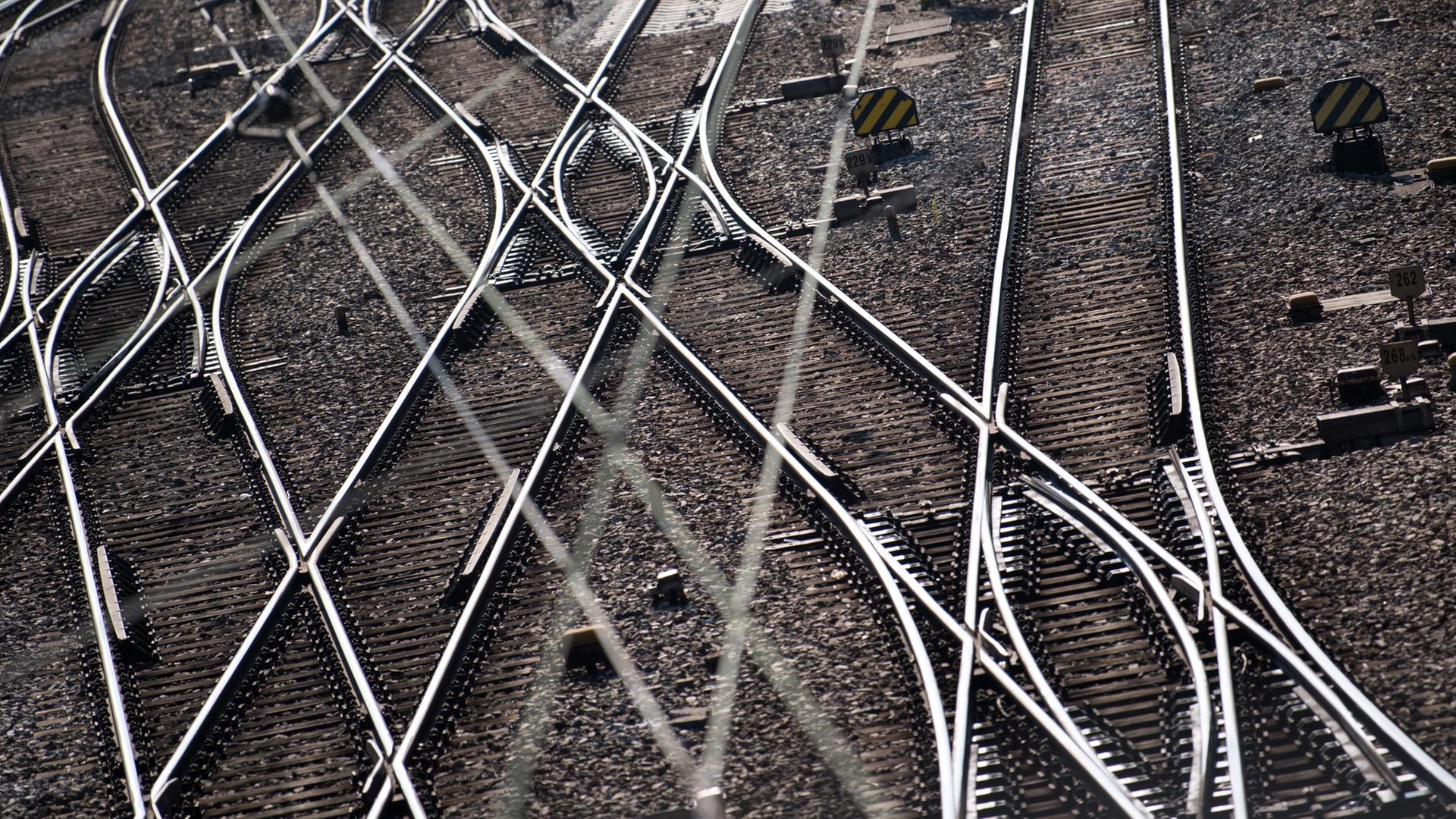 Bahngleise und Oberleitungen | dpa