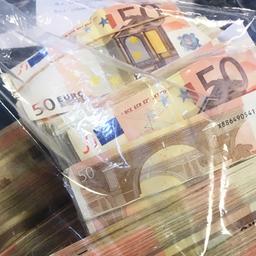 Geldwäsche: Vom Zoll beschlagnahmtes Geld