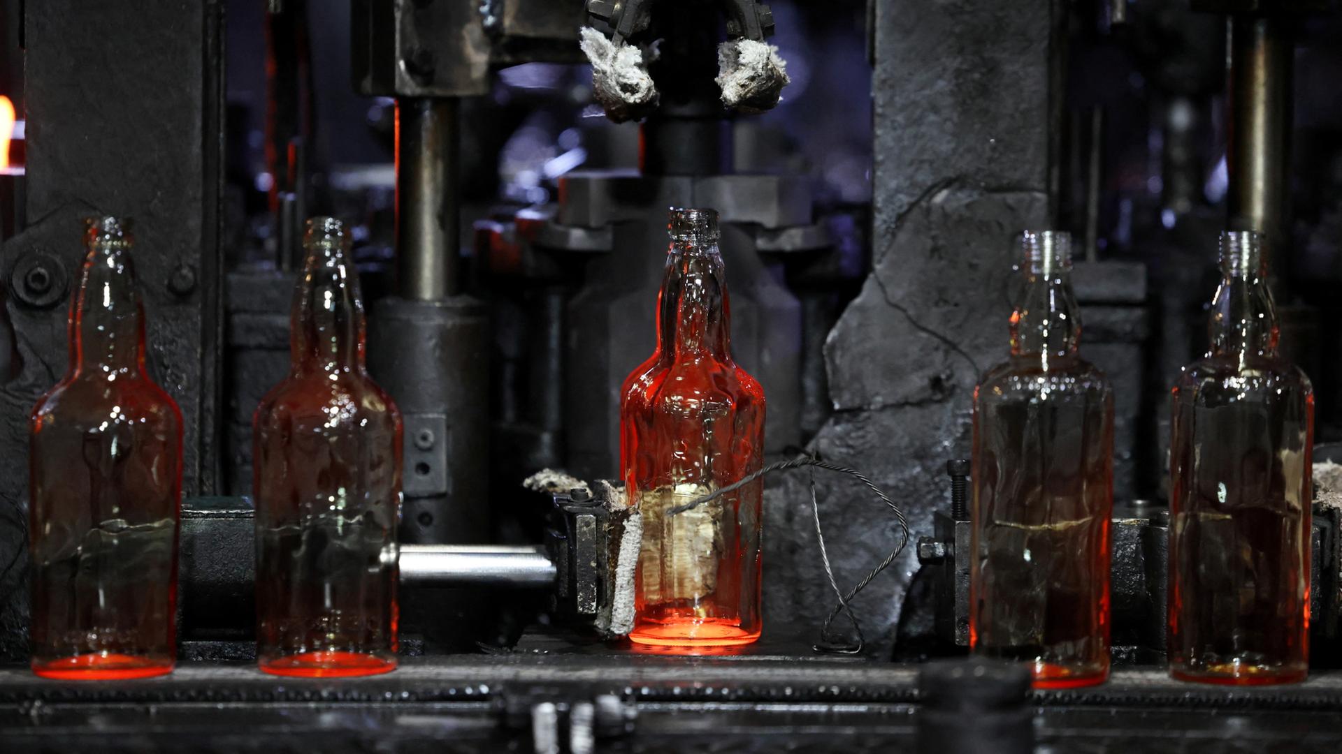 Glasflaschenproduktion in Firozabad | REUTERS