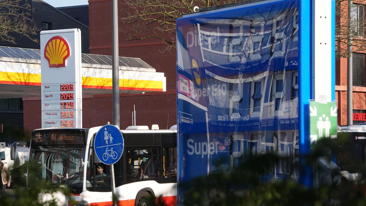 Wie viel Macht hat das Kartellamt bei gestiegenen Kraftstoffpreisen?