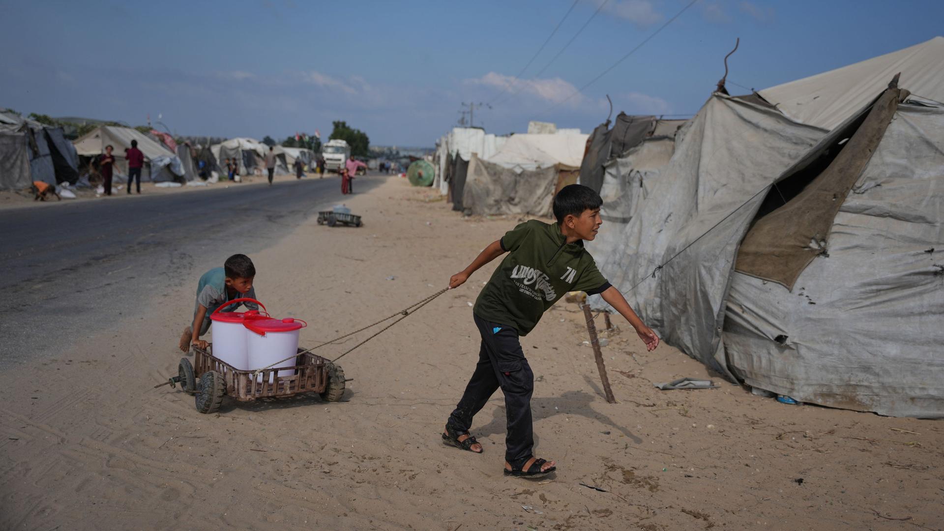 Gaza · Menschen leiden unter Wasserknappheit