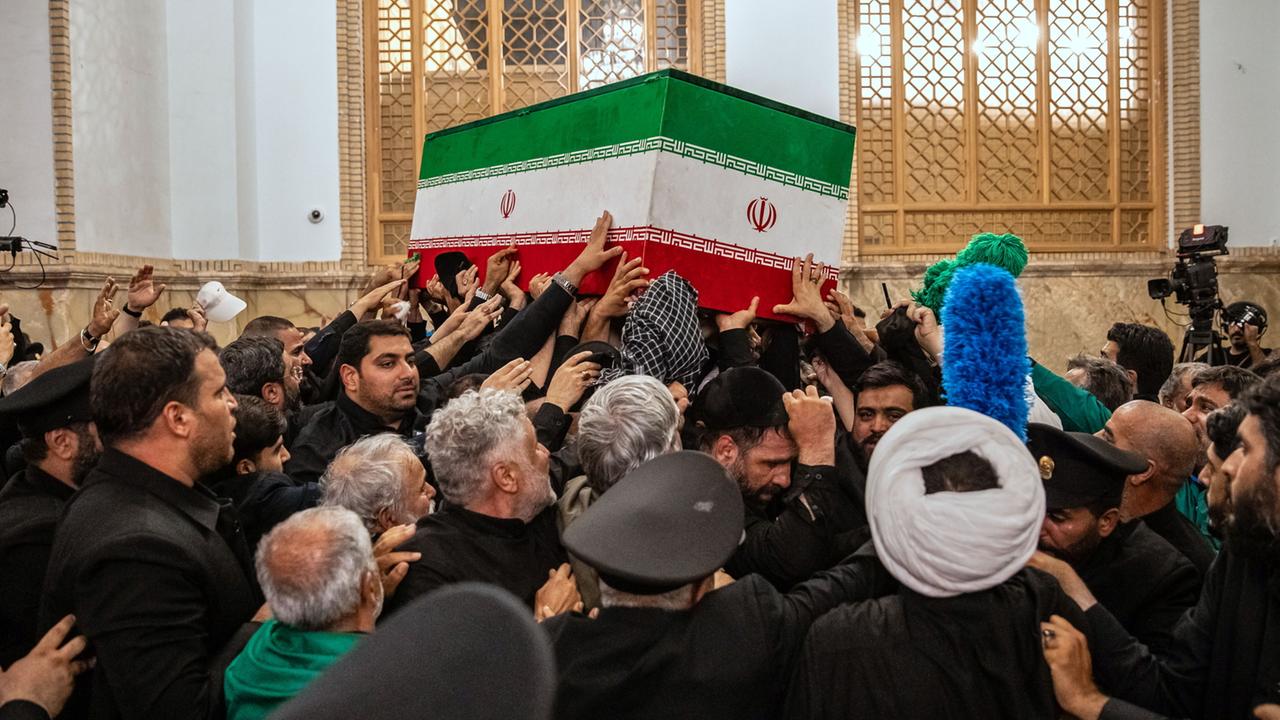 Irans ehemaliger Oberster Führer Chamenei beigesetzt