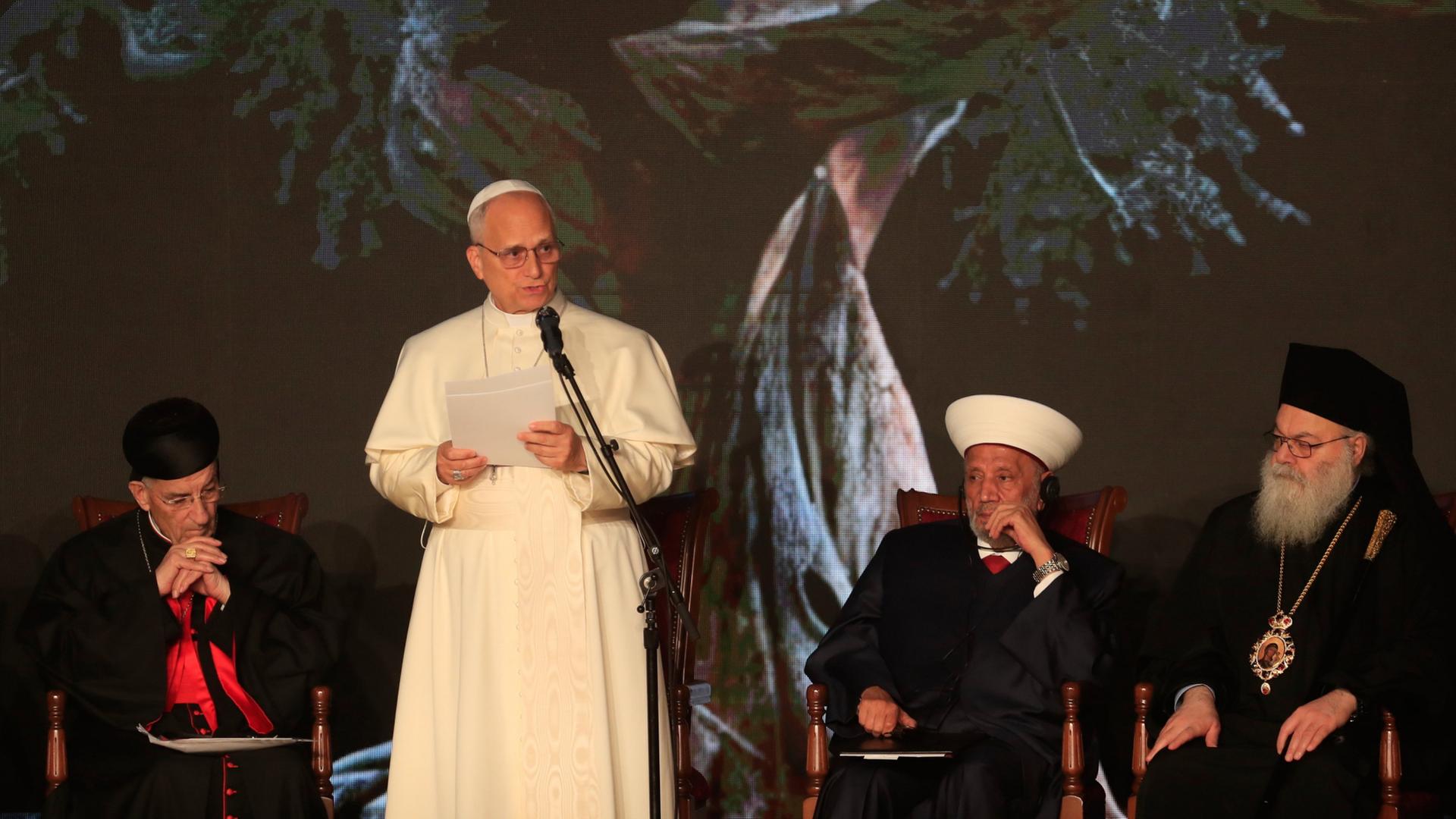 Papst Leo XIV. während eines ökumenisches Gottesdienstes in Beirut | AP