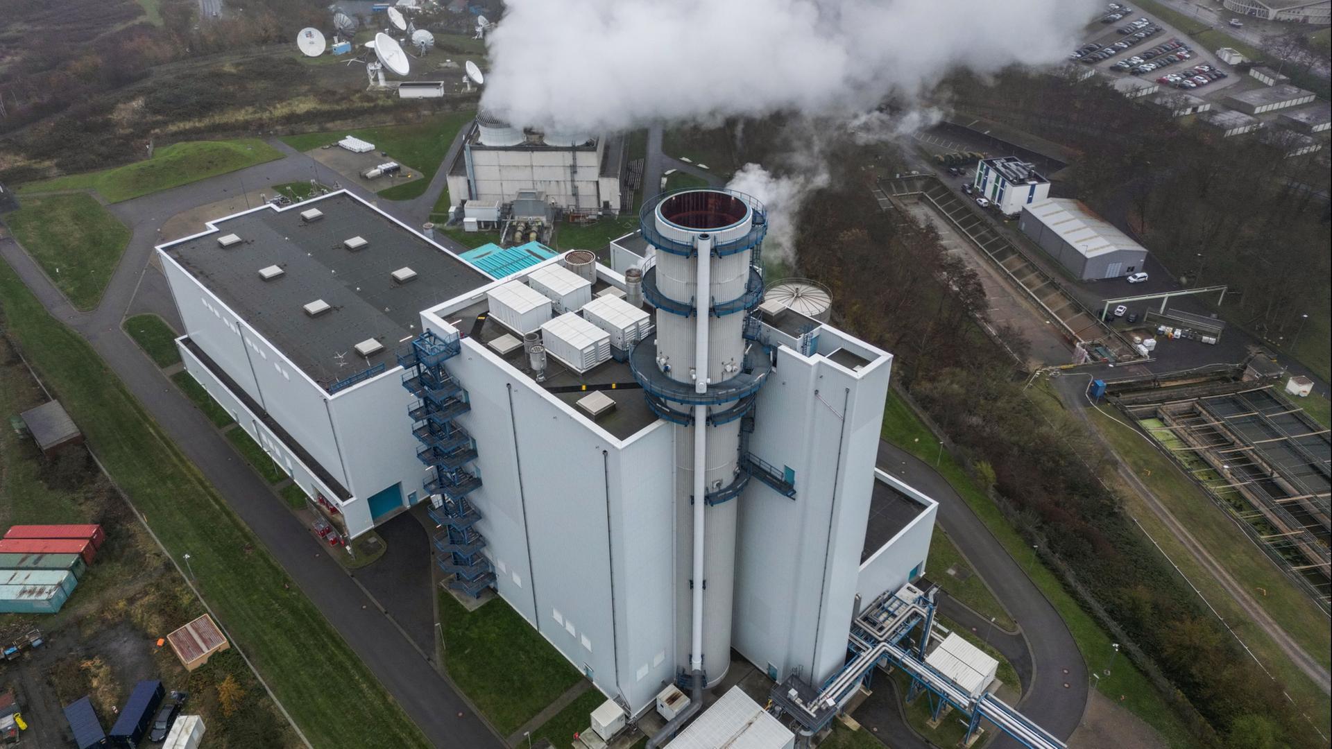  Der Blick von oben auf das Gaskraftwerk in Hürth | dpa